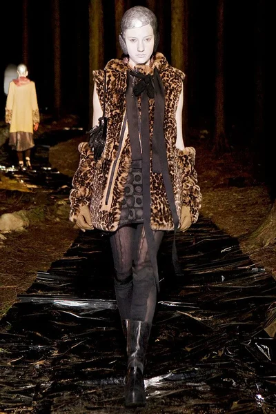 Look 18